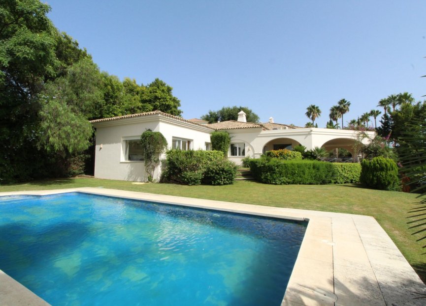 Resale - House - Detached Villa - Sotogrande