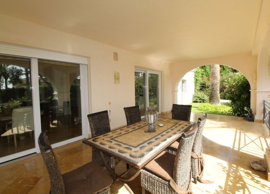 Resale - House - Detached Villa - Sotogrande