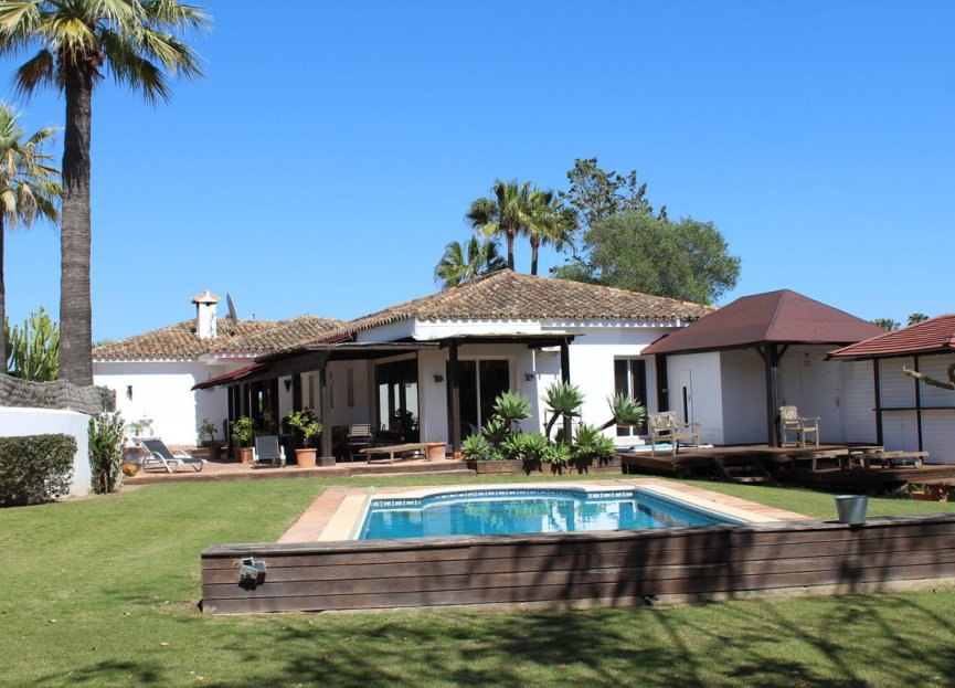 Resale - House - Detached Villa - Sotogrande