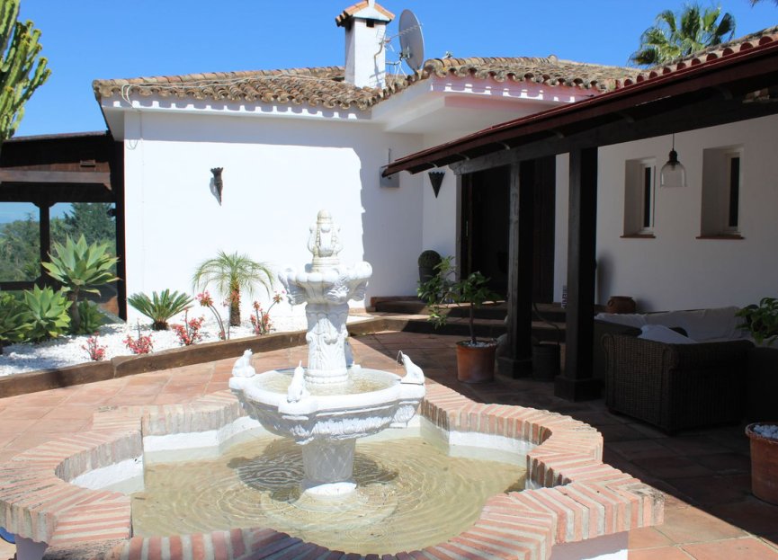 Resale - House - Detached Villa - Sotogrande