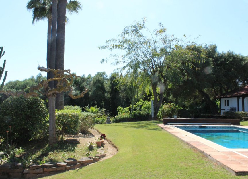 Resale - House - Detached Villa - Sotogrande