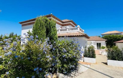 Resale - House - Detached Villa - Sotogrande