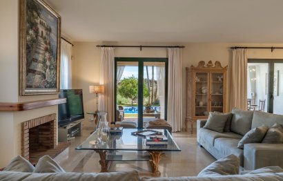 Resale - House - Semi-Detached House - Sotogrande