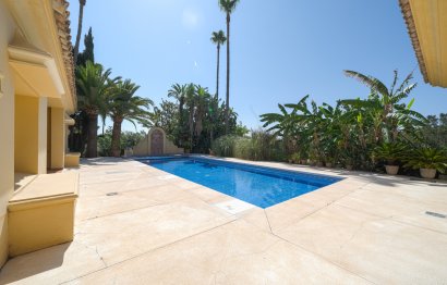 Resale - House - Detached Villa - Sotogrande