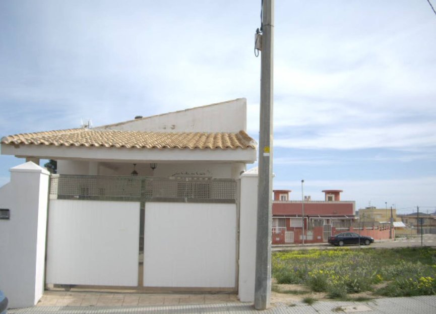 Resale - Villa - El Carmoli - Punta Brava