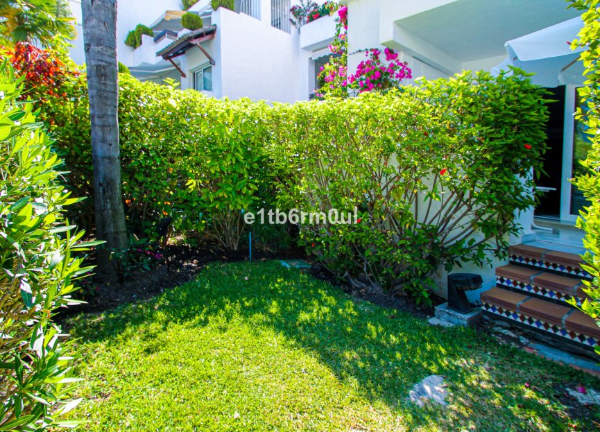 Resale - Apartment - Ground Floor Apartment - Marbella - The Golden Mile