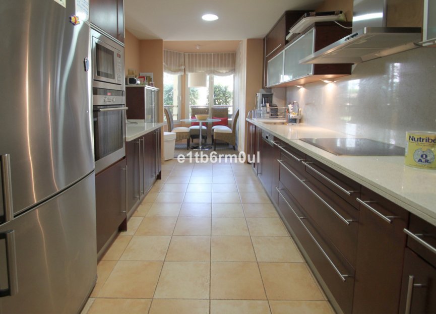 Resale - Apartment - Middle Floor Apartment - Marbella - The Golden Mile