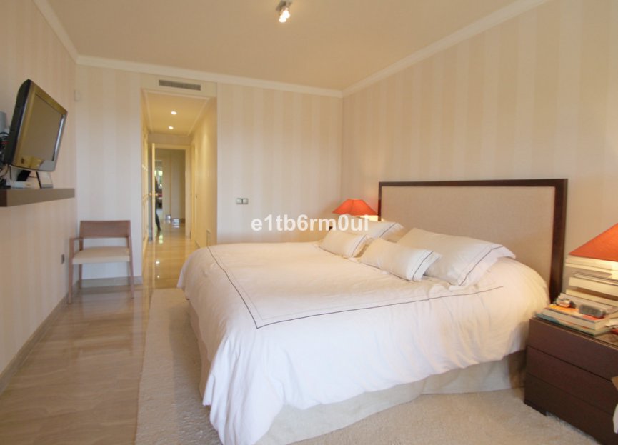 Resale - Apartment - Middle Floor Apartment - Marbella - The Golden Mile