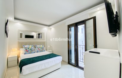 Resale - Apartment - Middle Floor Apartment - Marbella - Puerto Banús