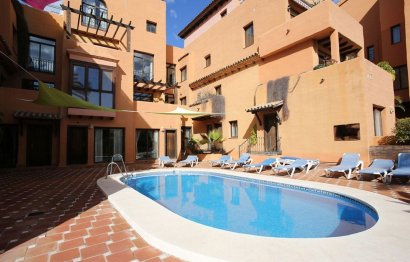 Resale - Apartment - Middle Floor Apartment - Estepona - Estepona Centro