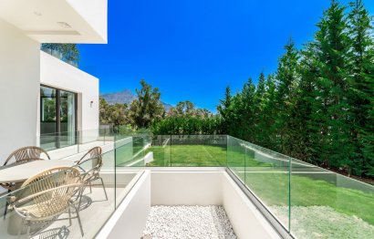 Resale - House - Detached Villa - Marbella - Nueva Andalucia