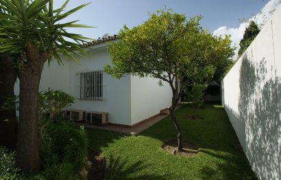 Resale - House - Detached Villa - Marbella - Nueva Andalucia