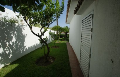 Resale - House - Detached Villa - Marbella - Nueva Andalucia