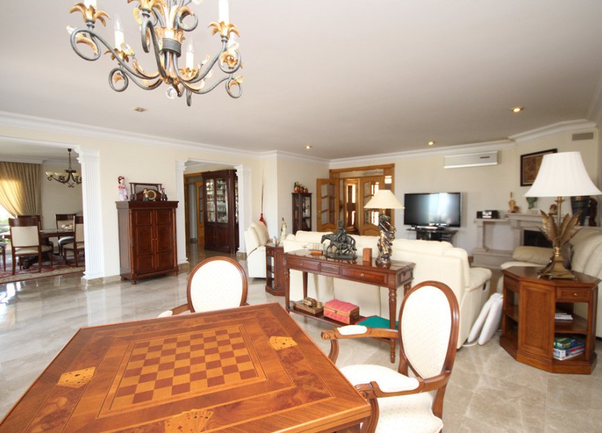 Resale - House - Detached Villa - Marbella - Artola