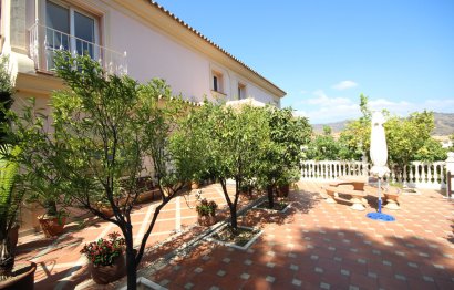 Resale - House - Detached Villa - Marbella - Artola