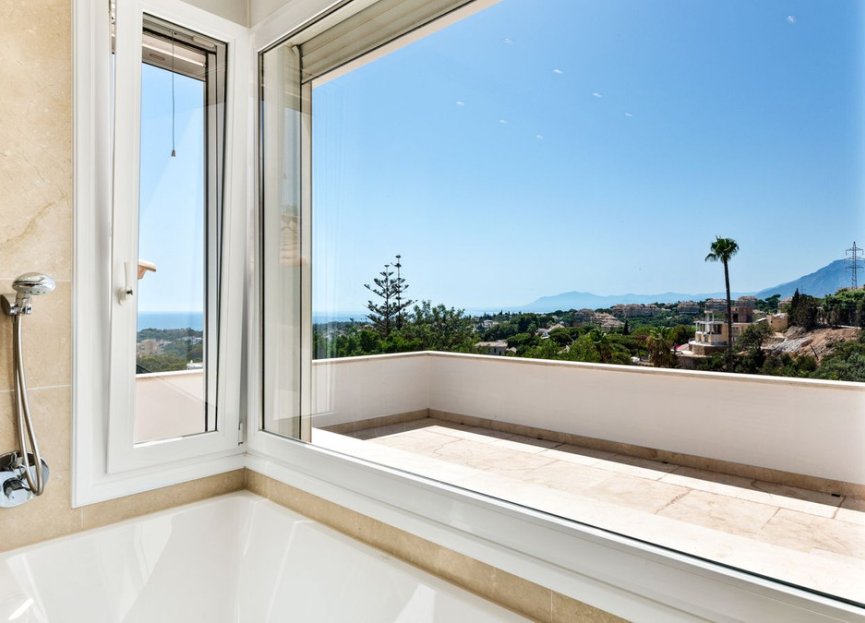 Resale - House - Detached Villa - Marbella - Elviria