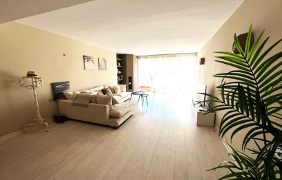 Resale - Apartment - Middle Floor Apartment - Marbella - Puerto Banús