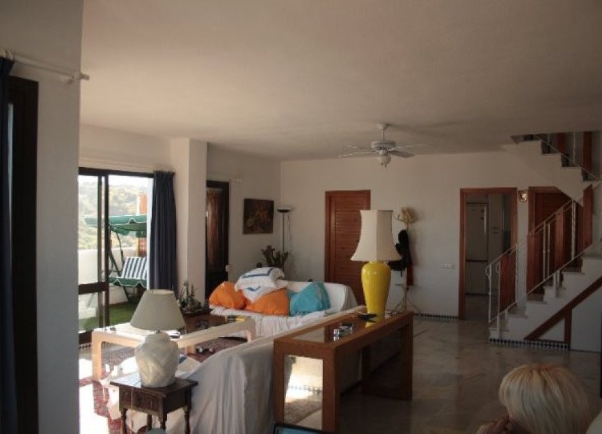 Resale - Apartment - Penthouse - Estepona - Estepona Centro