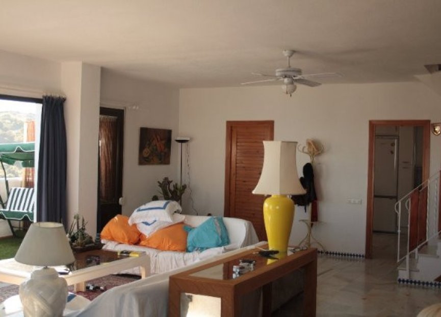 Resale - Apartment - Penthouse - Estepona - Estepona Centro