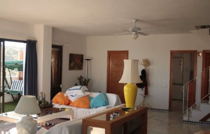 Resale - Apartment - Penthouse - Estepona - Estepona Centro