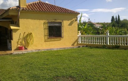 Resale - House - Finca - Cortijo - Estepona - Estepona Centro