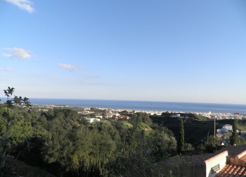 Resale - House - Detached Villa - Estepona - Estepona Centro