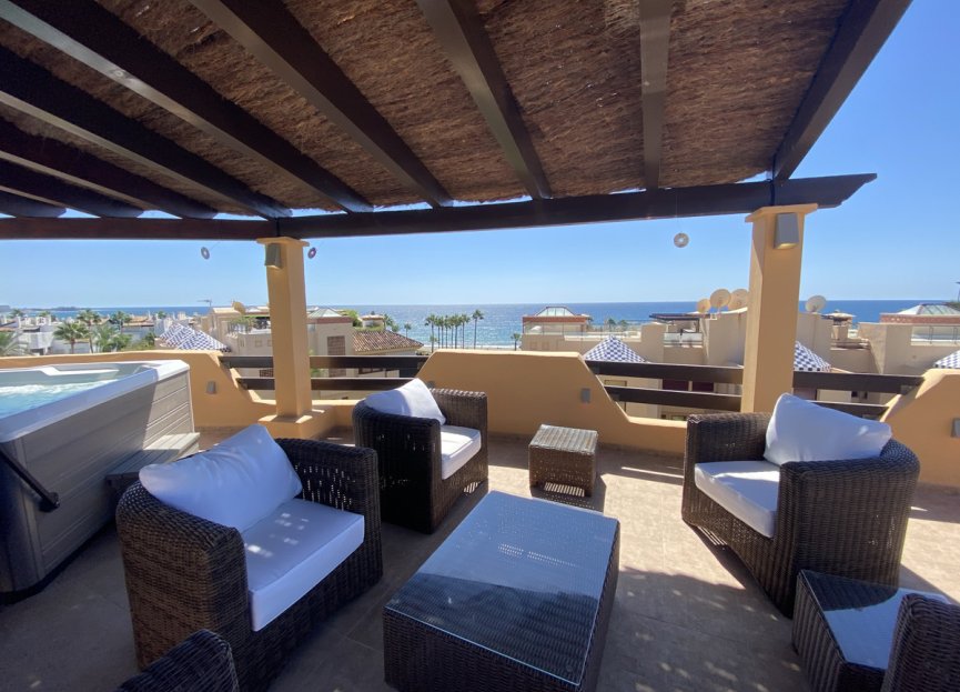 Resale - Apartment - Penthouse - Estepona - Costalita