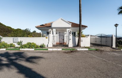 Resale - House - Detached Villa - Estepona - Estepona Centro