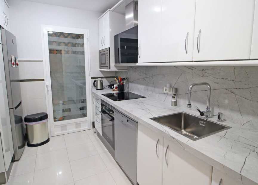 Resale - Apartment - Middle Floor Apartment - Marbella - Marbella Centro