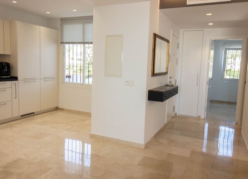 Resale - Apartment - Penthouse - Marbella - Nueva Andalucia