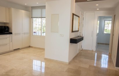 Resale - Apartment - Penthouse - Marbella - Nueva Andalucia