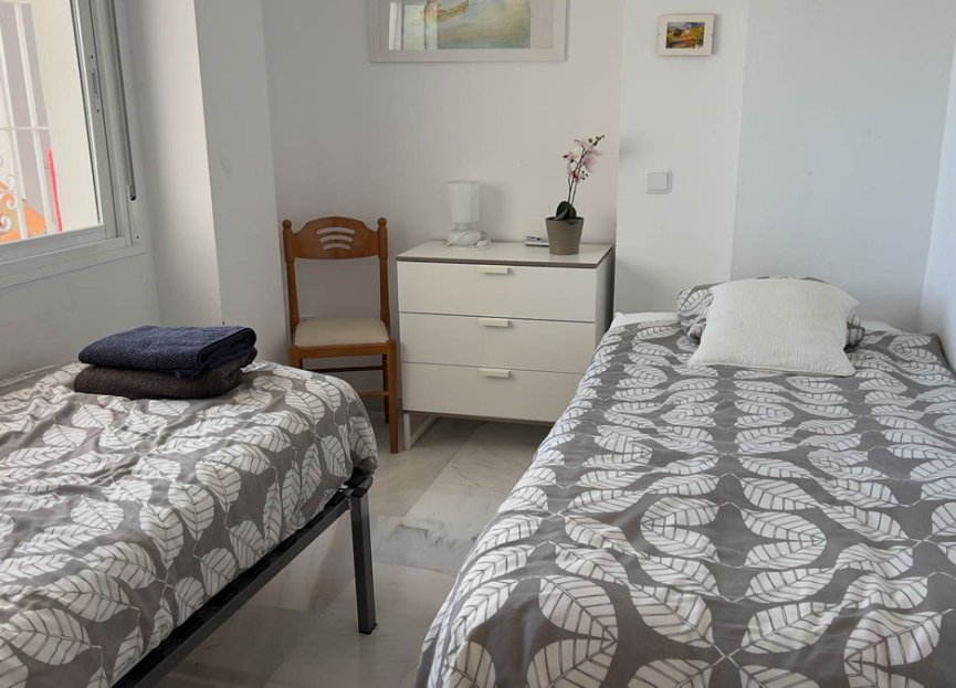 Resale - Apartment - Middle Floor Apartment - Marbella - Nueva Andalucia