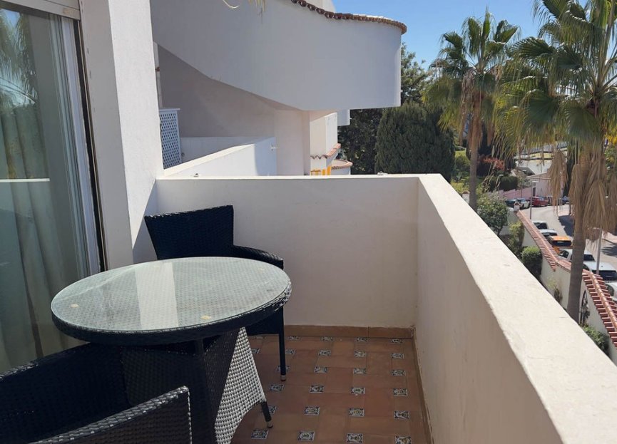 Resale - Apartment - Middle Floor Apartment - Marbella - Nueva Andalucia