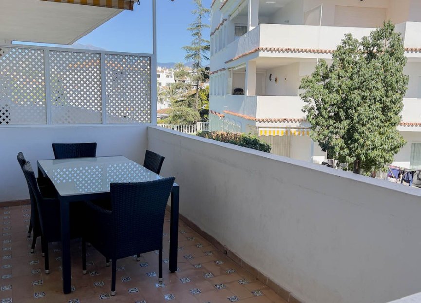 Resale - Apartment - Middle Floor Apartment - Marbella - Nueva Andalucia