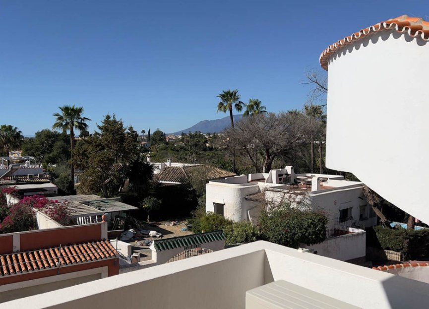 Resale - Apartment - Middle Floor Apartment - Marbella - Nueva Andalucia