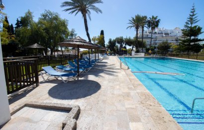 Resale - Apartment - Middle Floor Apartment - Marbella - Nueva Andalucia