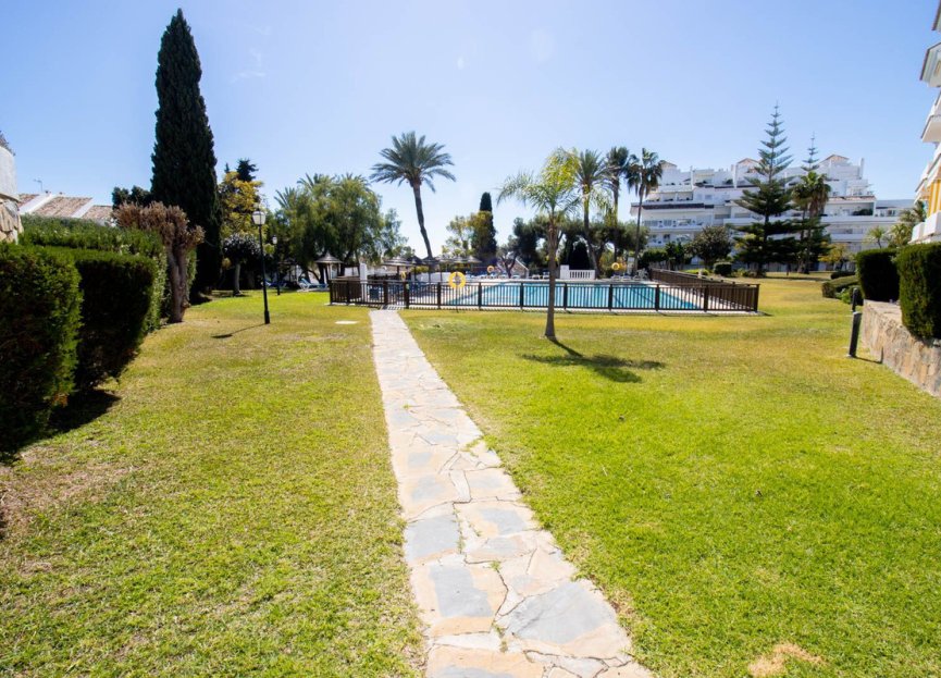 Resale - Apartment - Middle Floor Apartment - Marbella - Nueva Andalucia