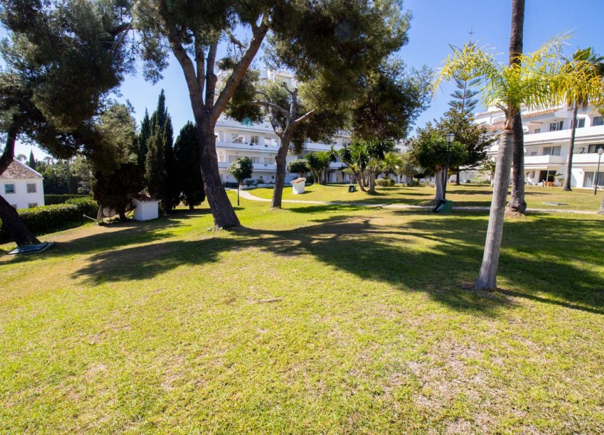 Resale - Apartment - Middle Floor Apartment - Marbella - Nueva Andalucia