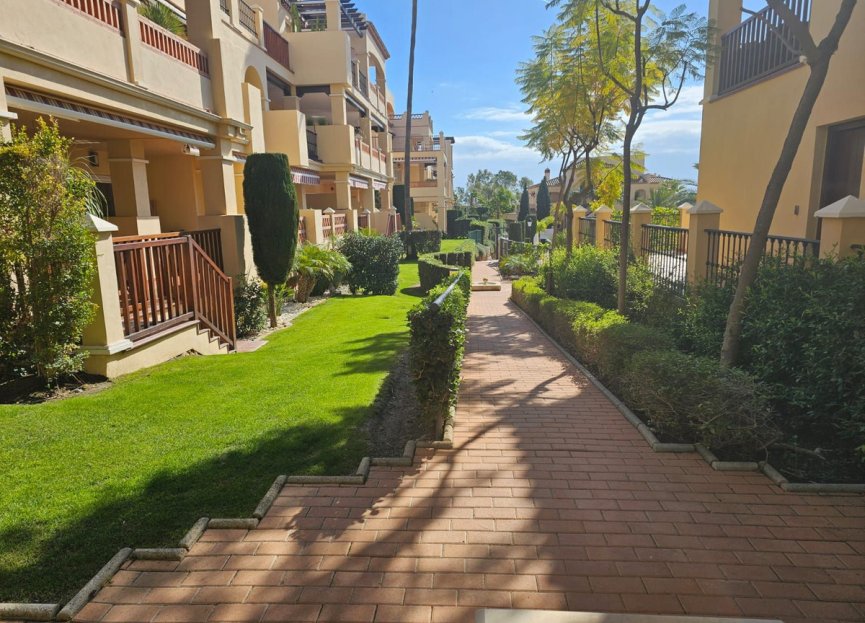 Resale - Apartment - Ground Floor Apartment - Estepona - Atalaya