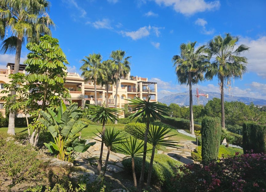 Resale - Apartment - Ground Floor Apartment - Estepona - Atalaya