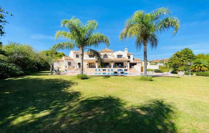 Resale - House - Detached Villa - Estepona - Cancelada