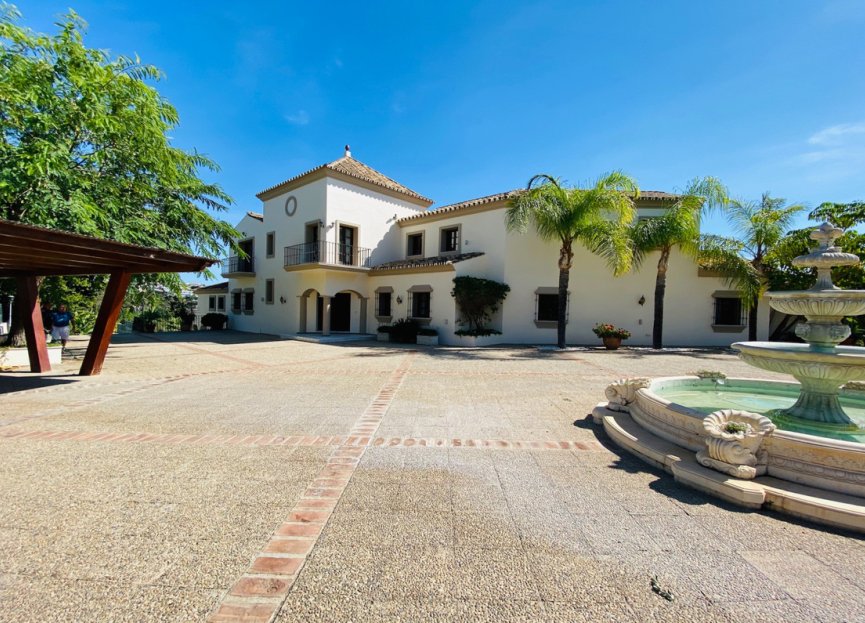 Resale - House - Detached Villa - Estepona - Cancelada