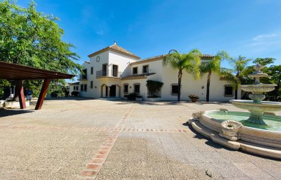 Resale - House - Detached Villa - Estepona - Cancelada