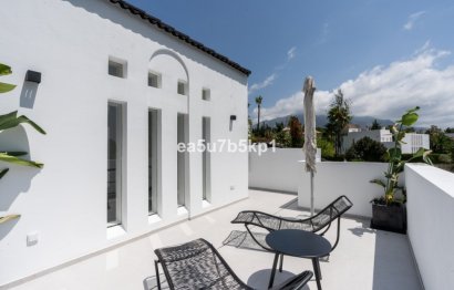 Resale - House - Detached Villa - Marbella - Nueva Andalucia