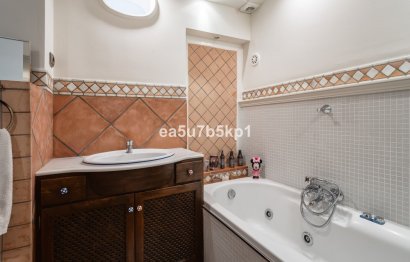 Reventa - House - Detached Villa - Marbella - Nueva Andalucia