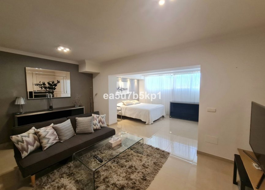 Resale - House - Semi-Detached House - Marbella