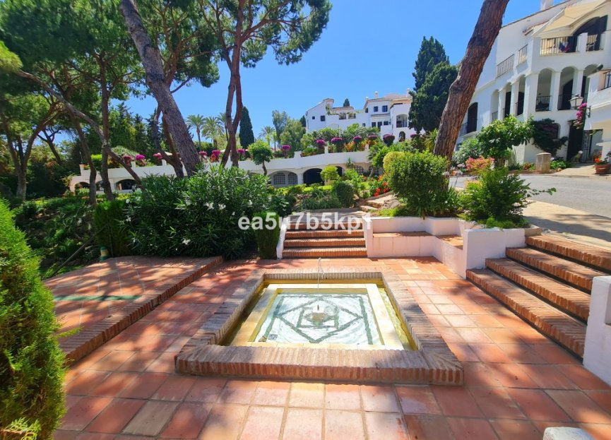 Resale - House - Semi-Detached House - Marbella