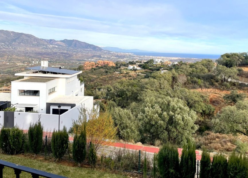 Resale - House - Detached Villa - Marbella - La Mairena