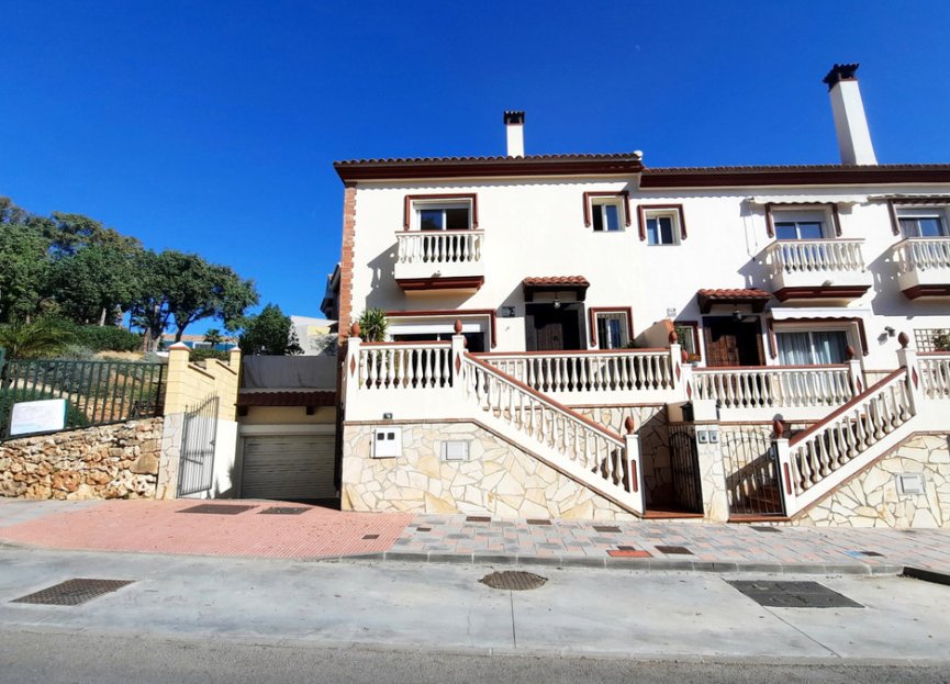 Resale - House - Semi-Detached House - Fuengirola - Los Pacos