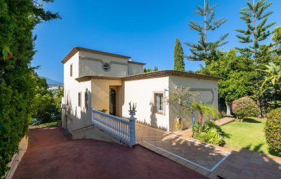 Resale - House - Detached Villa - Marbella - Nueva Andalucia